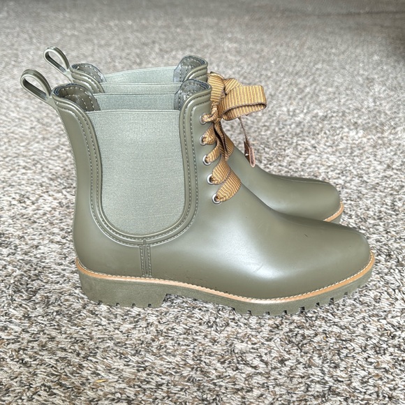 Bernardo Shoes - Bernardo Women’s 9 Green Zina Rain Boot